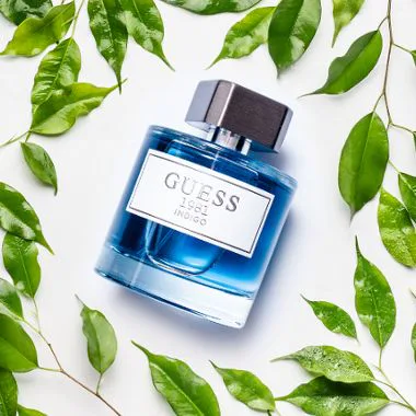 Modrá je prostě dobrá! Novinka Guess 1981 Indigo For Men
